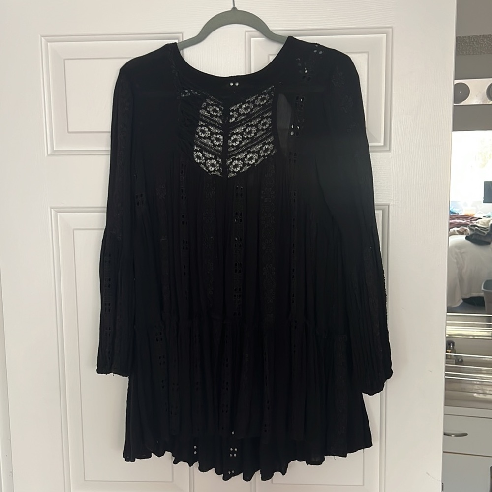 Flowy open-back freepeople shirt